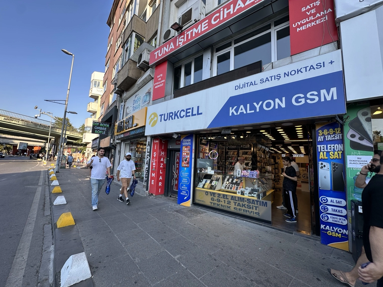 Kadıköy'deki Kalyon GSM telefon onarım mağazası